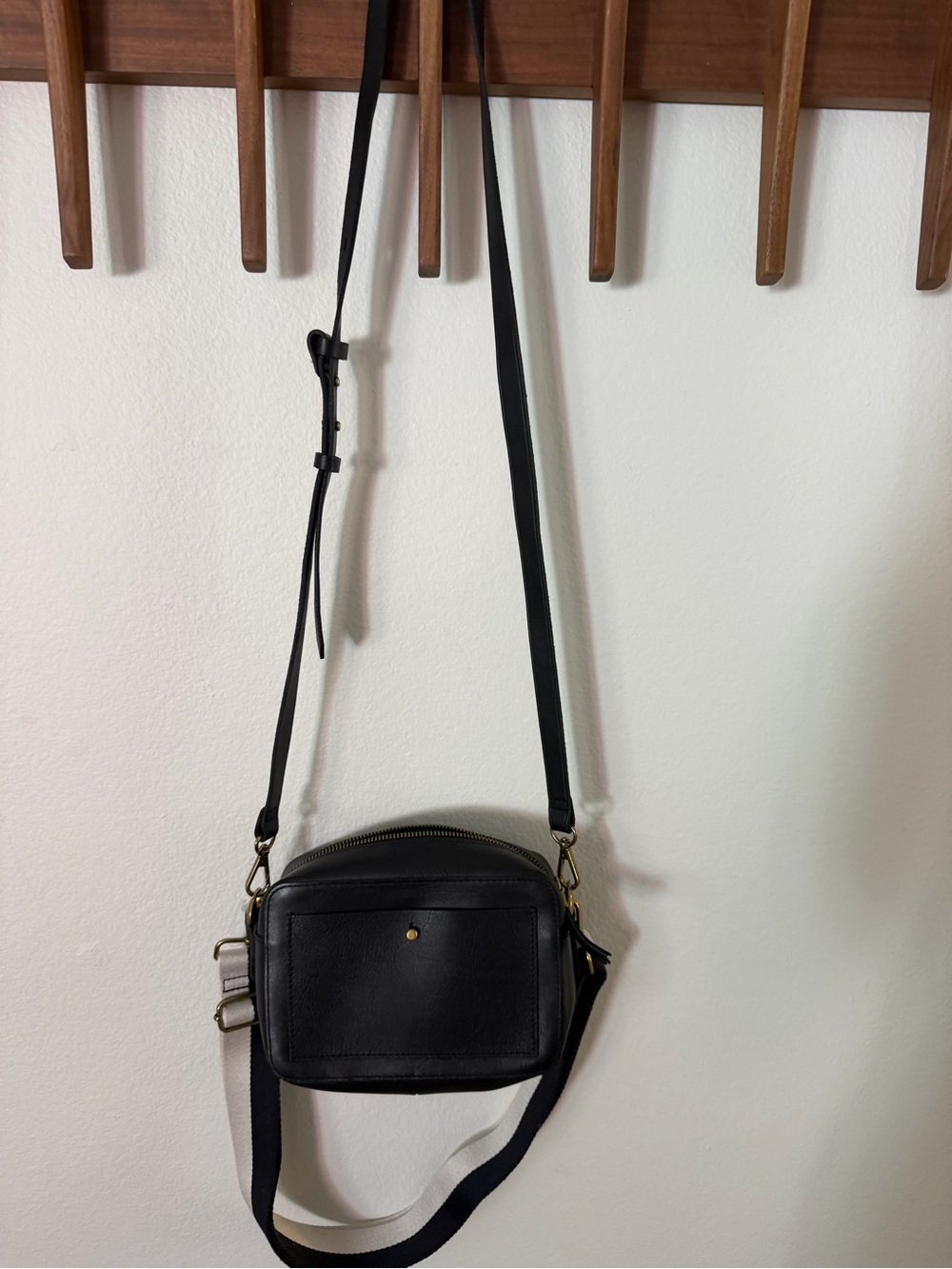 NWT Madewell Transport Black Leather Crossbody Camera Bag with 2 strap options - Picture 3 of 5